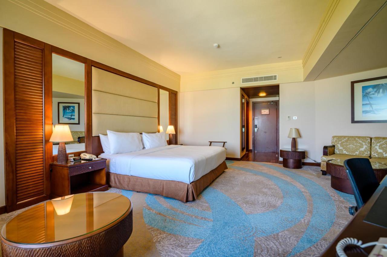 Danat Jebel Dhanna Resort Ngoại thất bức ảnh A room at the hotel