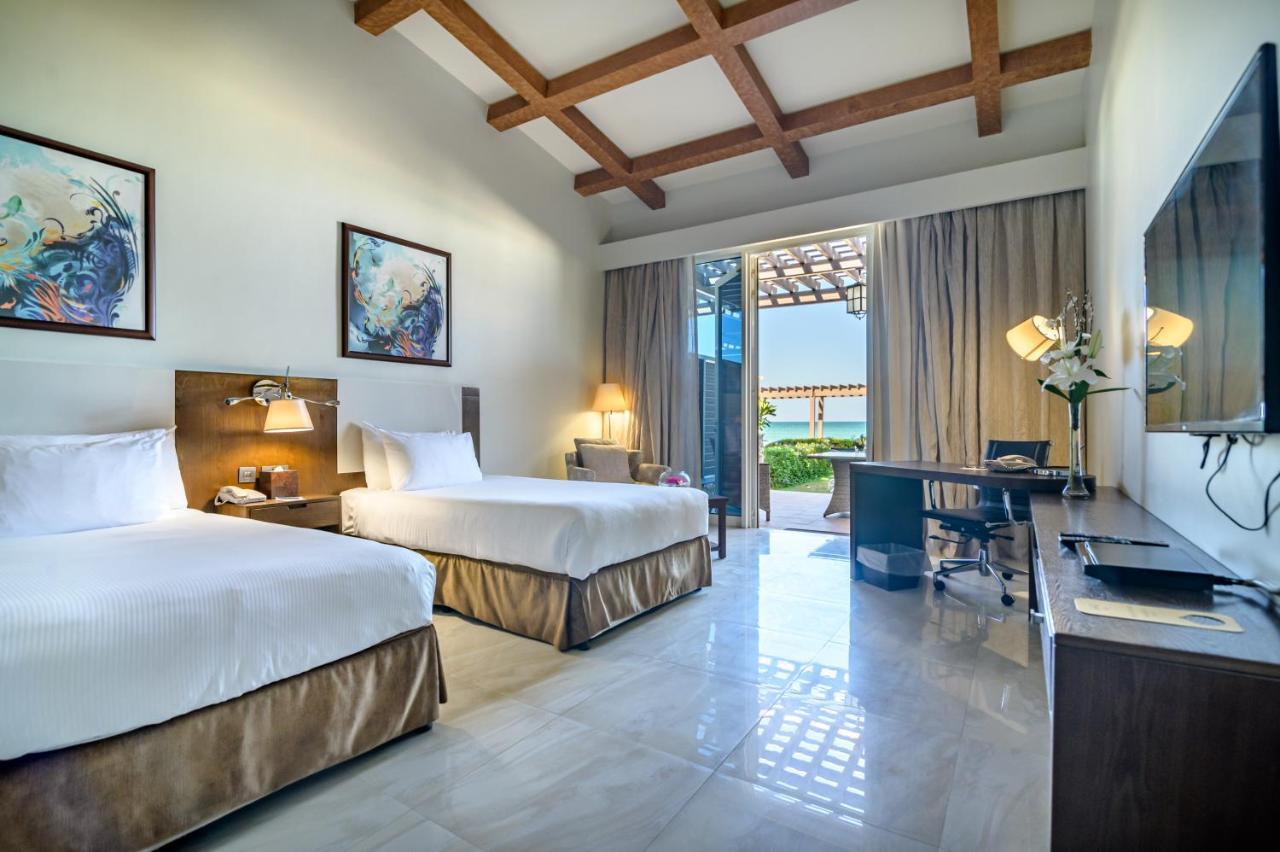 Danat Jebel Dhanna Resort Ngoại thất bức ảnh Deluxe Ocean View