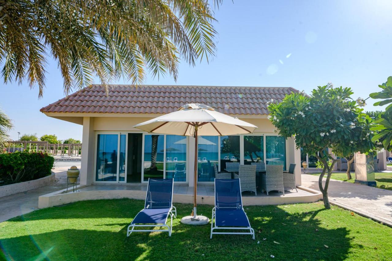 Danat Jebel Dhanna Resort Ngoại thất bức ảnh A villa at the resort