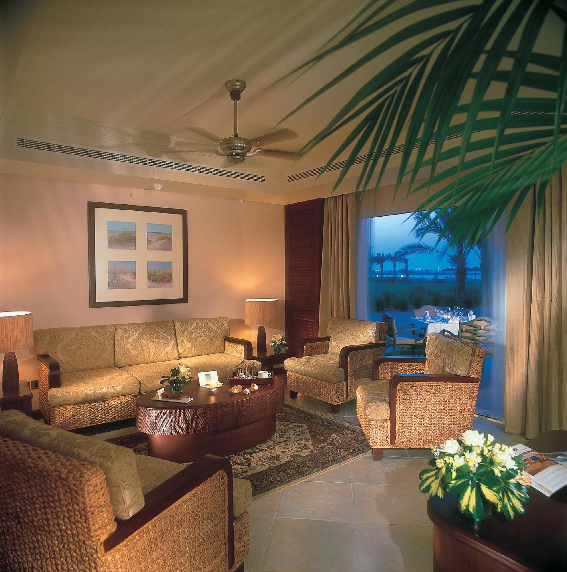 Danat Jebel Dhanna Resort Ngoại thất bức ảnh Living room